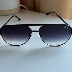 Quay Australia High Key standard Black Frame / Fade Lens sunglasses